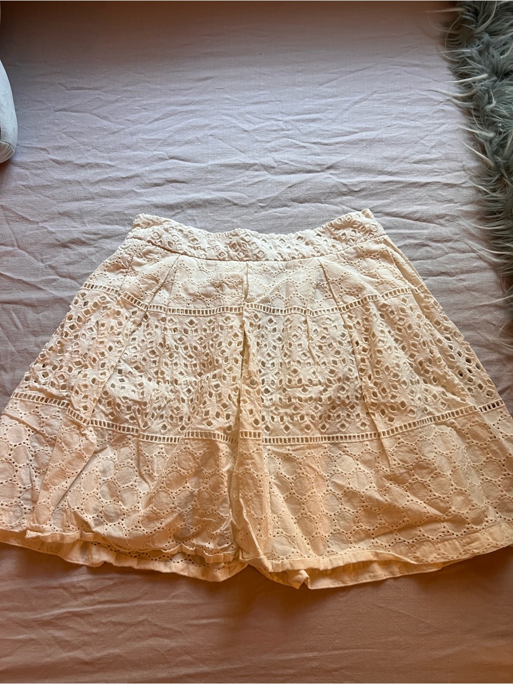 Banana Republic Cream Eyelet Lace Mini Skirt